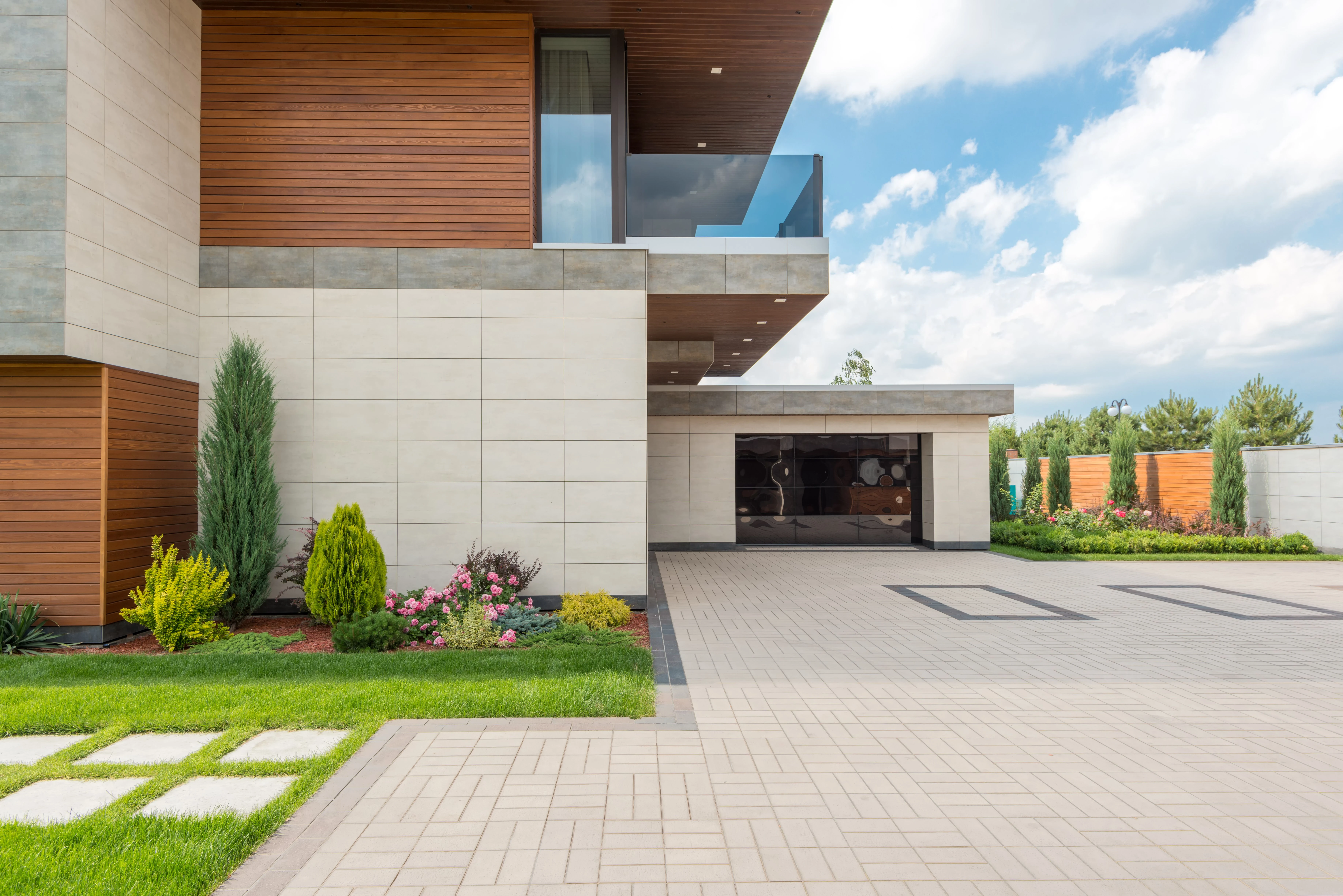 Residential garage door in Corinth